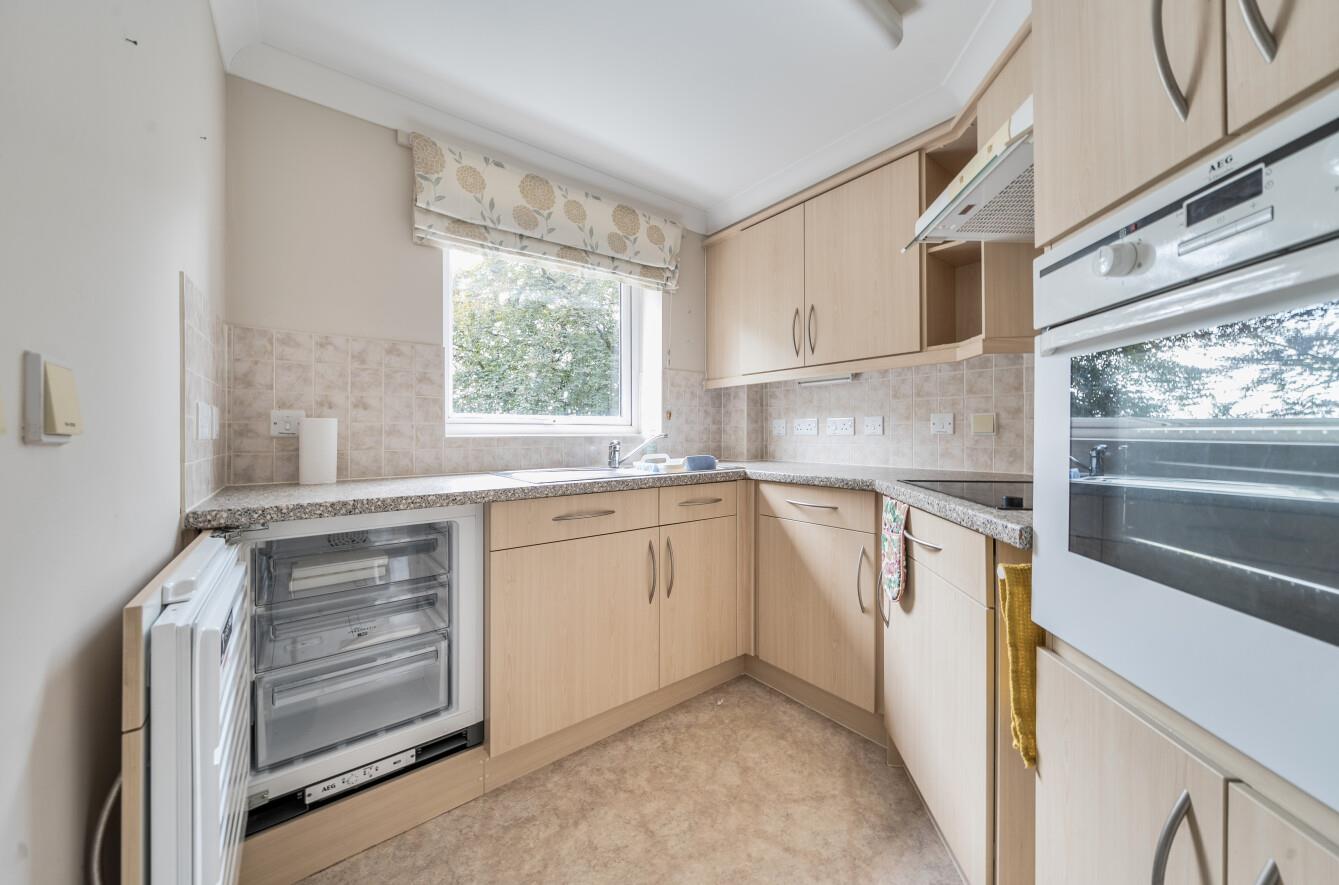 Pantygwydr Court, Uplands, Swansea, SA2 0AW